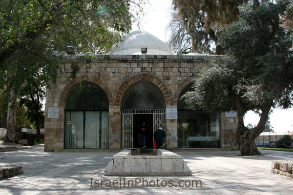 Tomb of R. Gamliel in Yavneh